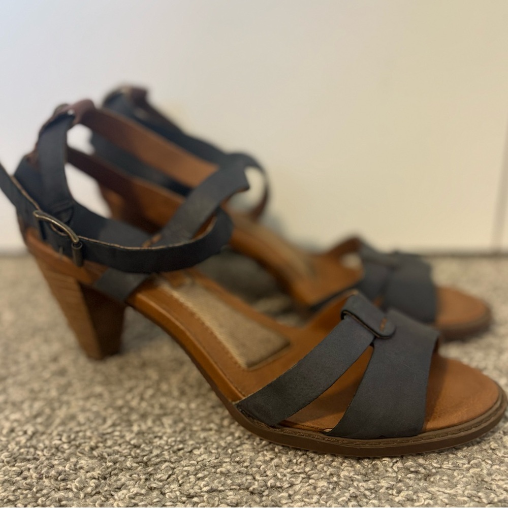 Calvin Klein Jeans Lalie Black and Brown Summer Sandals Heels Size 7‎